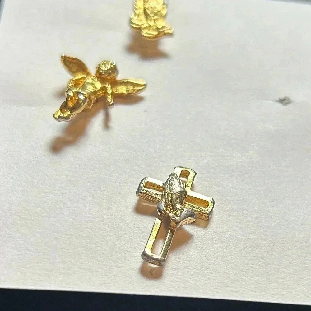 Angelic‎ brooches set